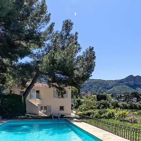 Elegant - Panoramic Vineyard View
